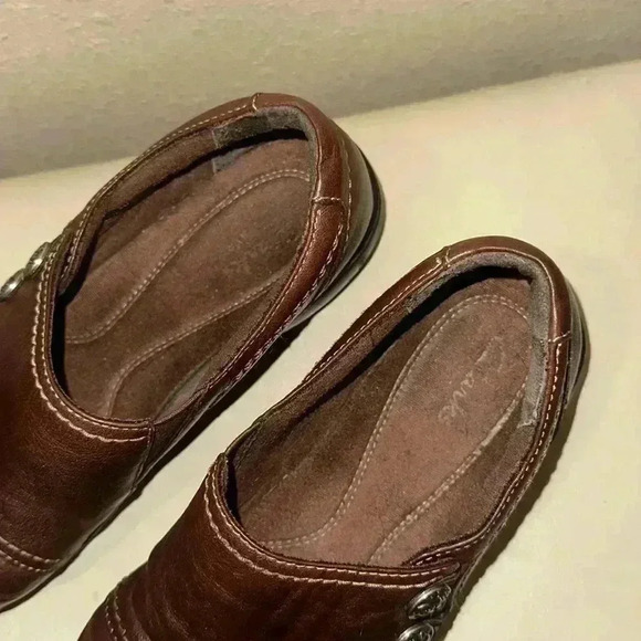 Clarks mules size 8M - Picture 2 of 10